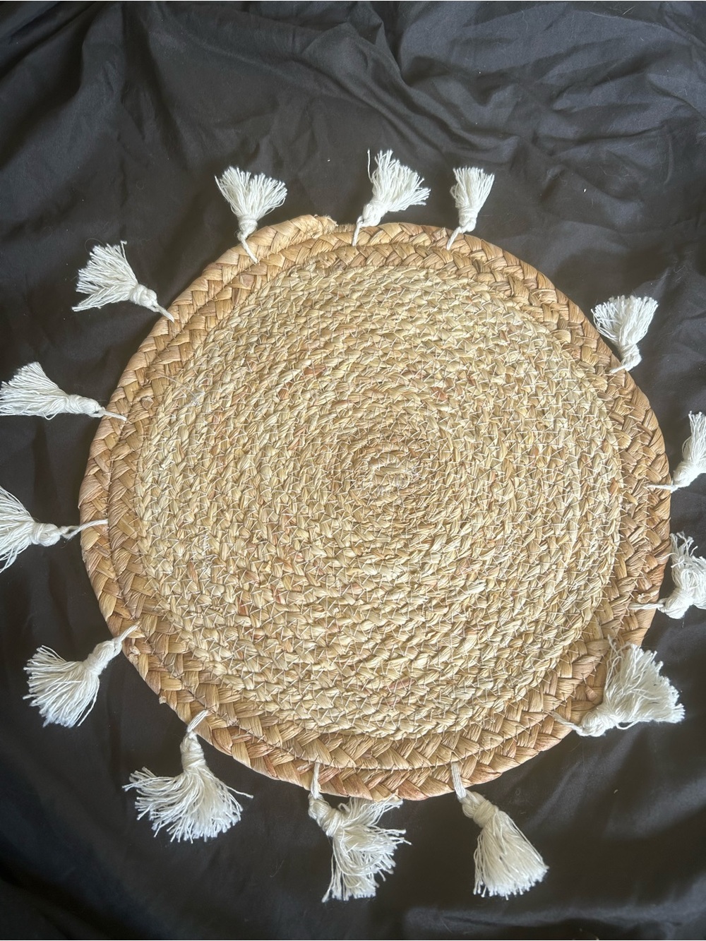 Round Braided Jute Placemat with Tassels - Natural & White